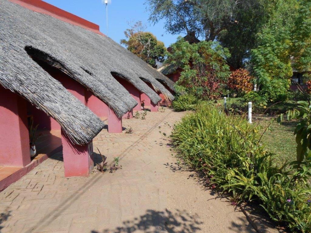 Cape Mac Lodge Cape Maclear エクステリア 写真