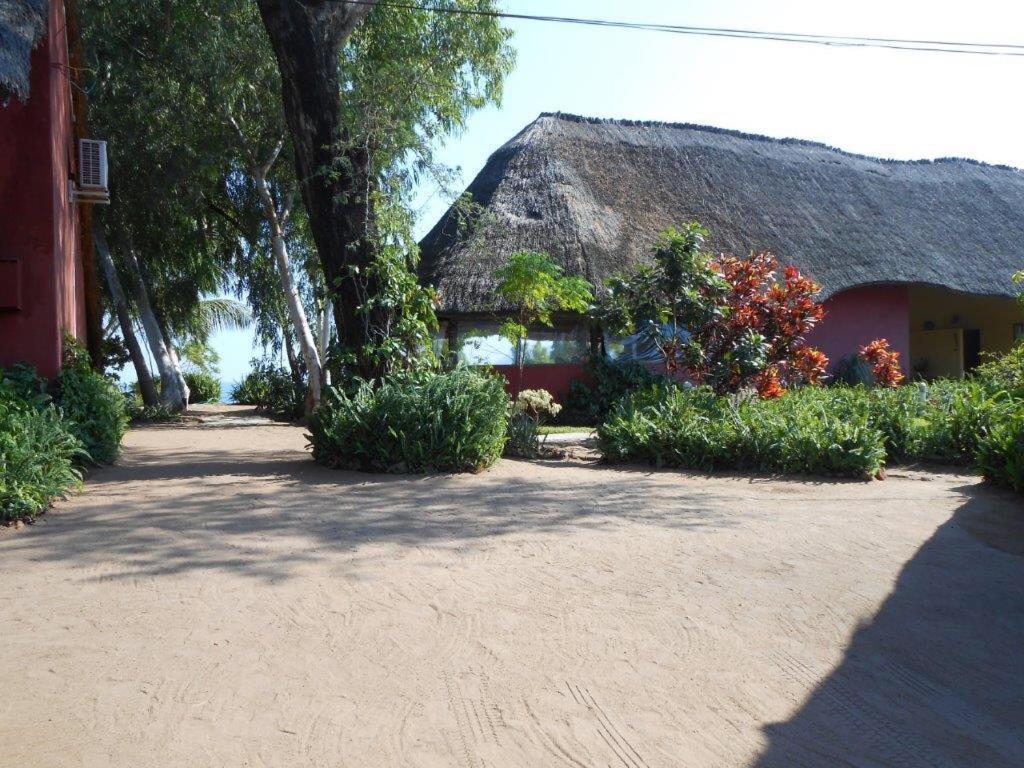 Cape Mac Lodge Cape Maclear エクステリア 写真